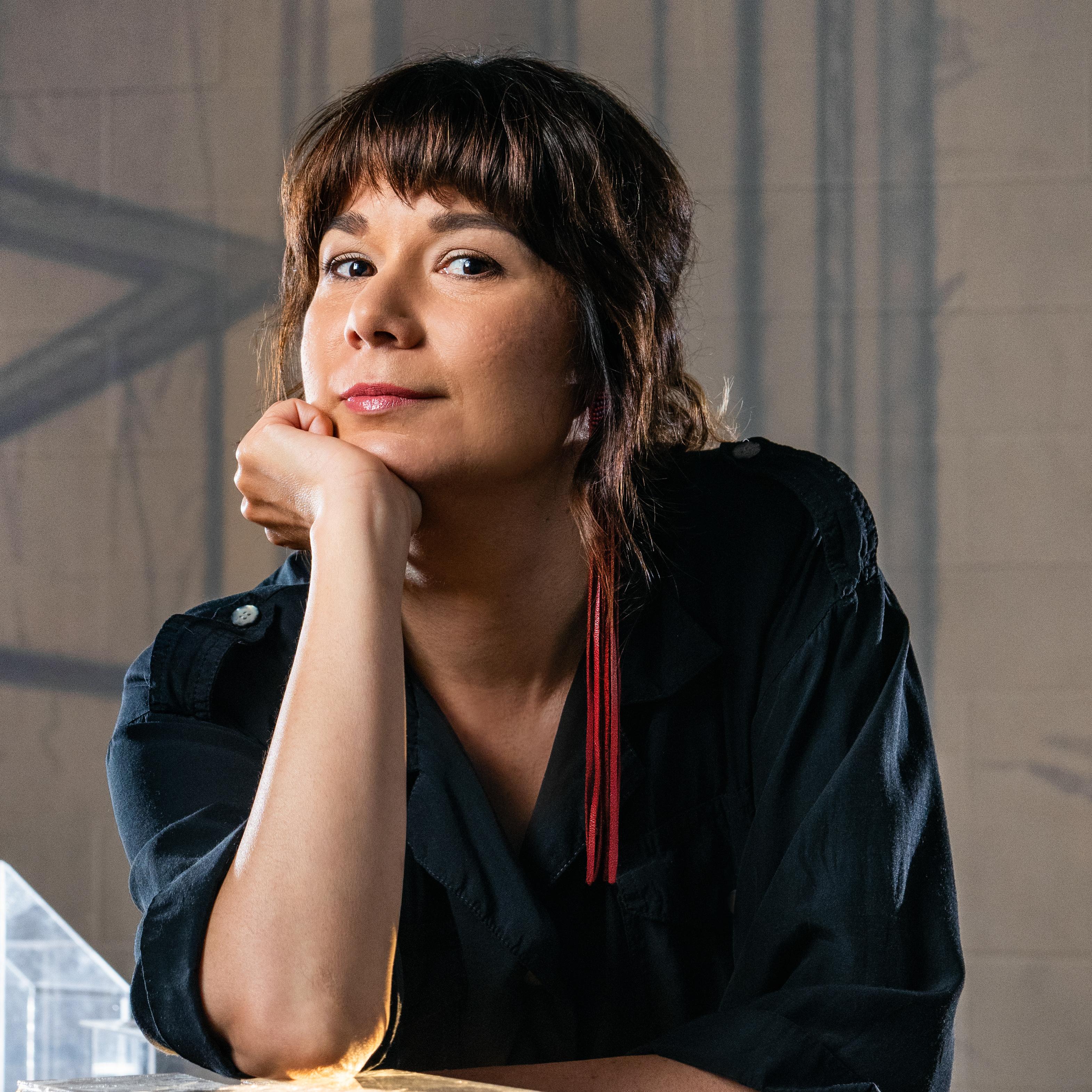 Photo of Lisa Jackson.